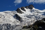 68 Ammassi glaciali stratificati e seracchi discendenti dal Piz Sella